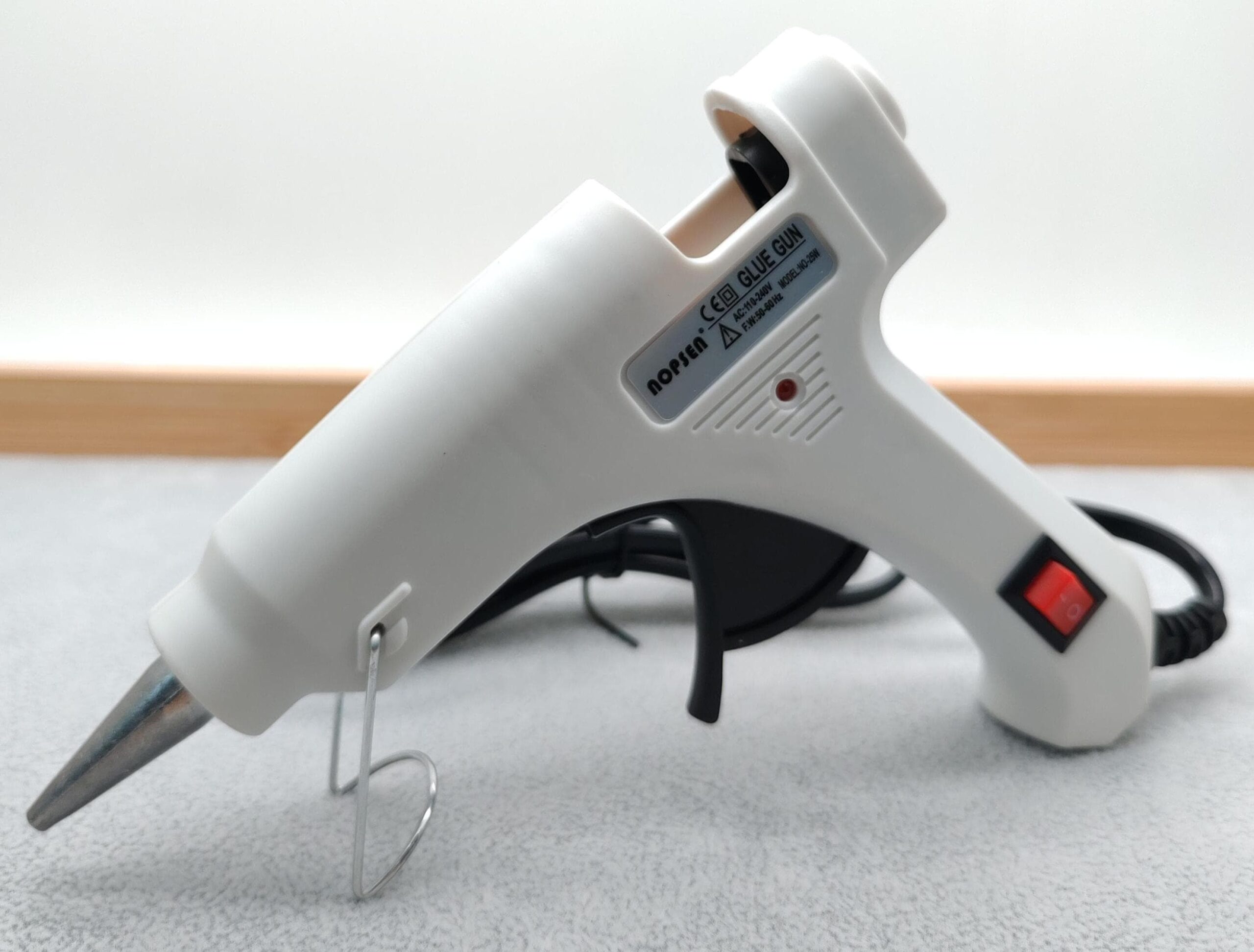 PISTOLA DE SILICONA NOPSEN